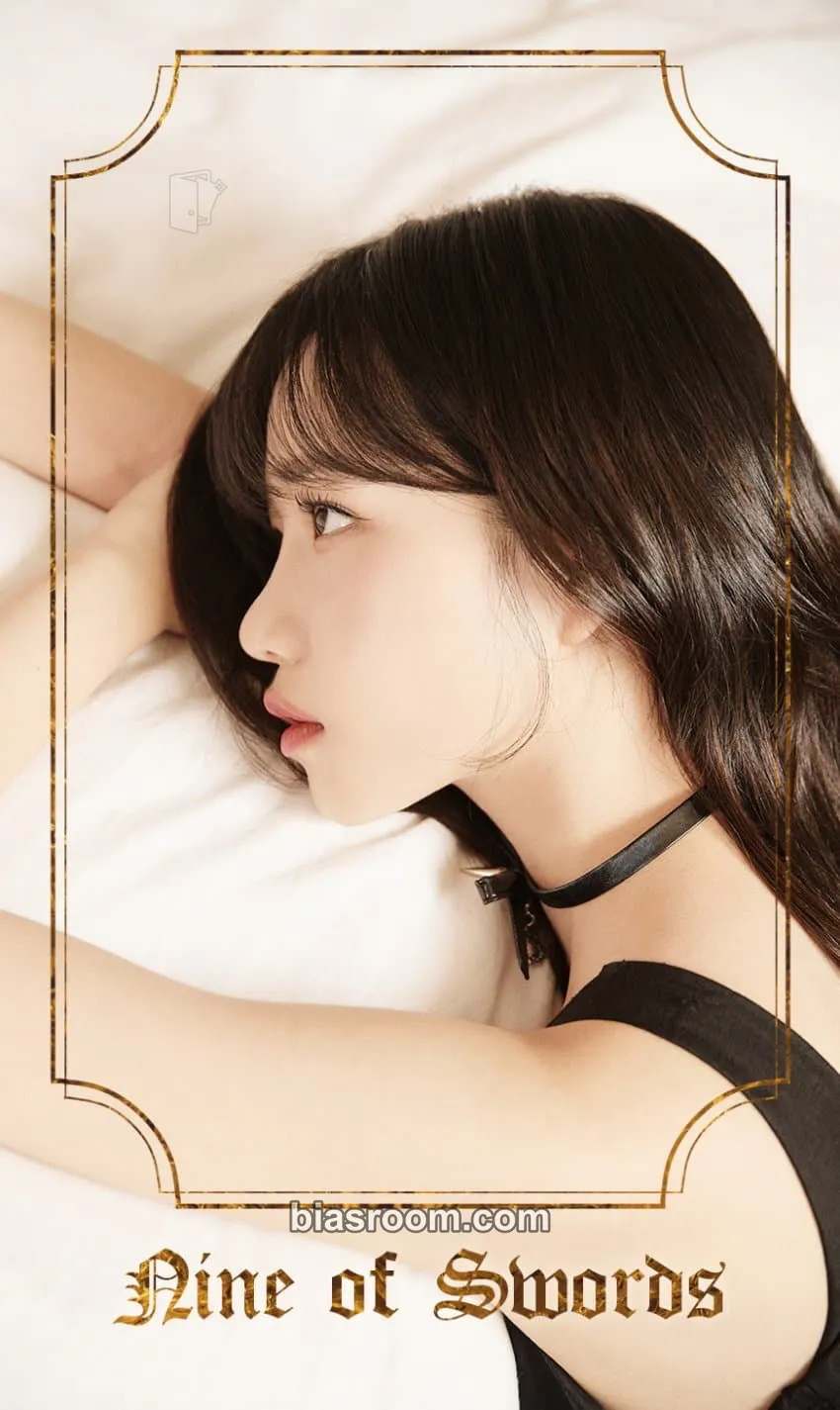 Jo Yuri Jo Yuri x hellobot The 2nd Mini Album: LOVE ALL Photocard - Jo Yuri K-pop photocard