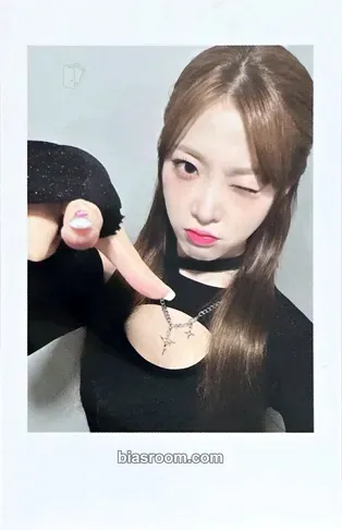 Nien Performante Photocard - tripleS - tripleS K-pop photocard