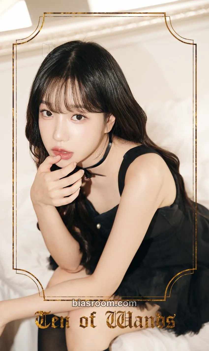 Jo Yuri Jo Yuri x hellobot The 2nd Mini Album: LOVE ALL Photocard - Jo Yuri K-pop photocard