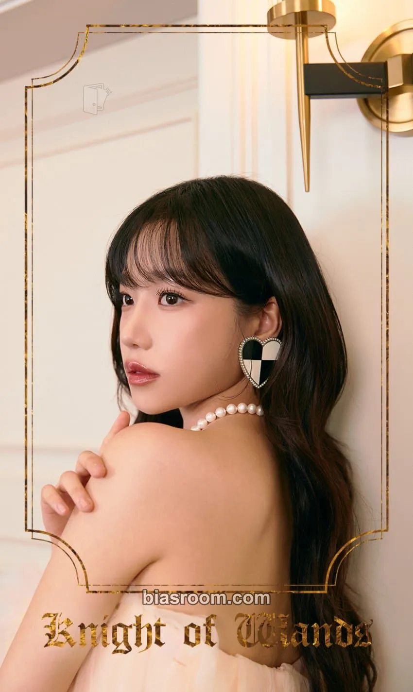 Jo Yuri Jo Yuri x hellobot The 2nd Mini Album: LOVE ALL Photocard - Jo Yuri K-pop photocard