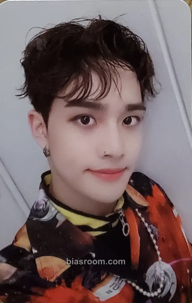 MCND - BIC - Earth Age Album album photocard