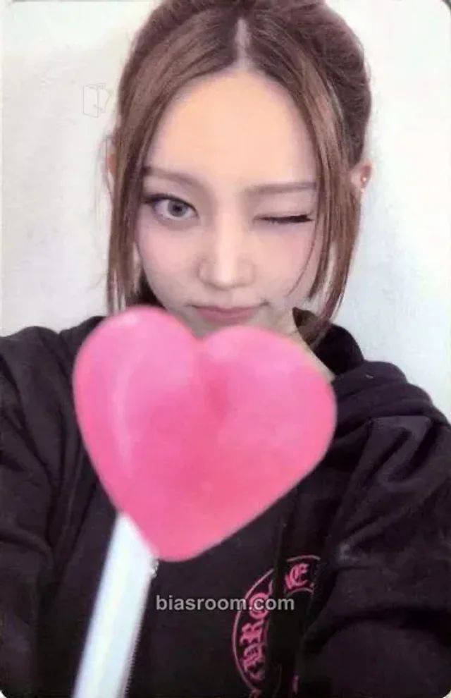 ALLDAY PROJECT - Youngseo - 2026 Be My Valentine Other hoodie merch photocard