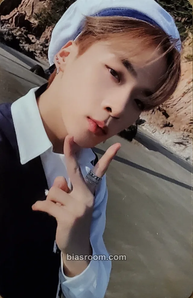 MCND - Castle J - ODD-VENTURE Album album photocard