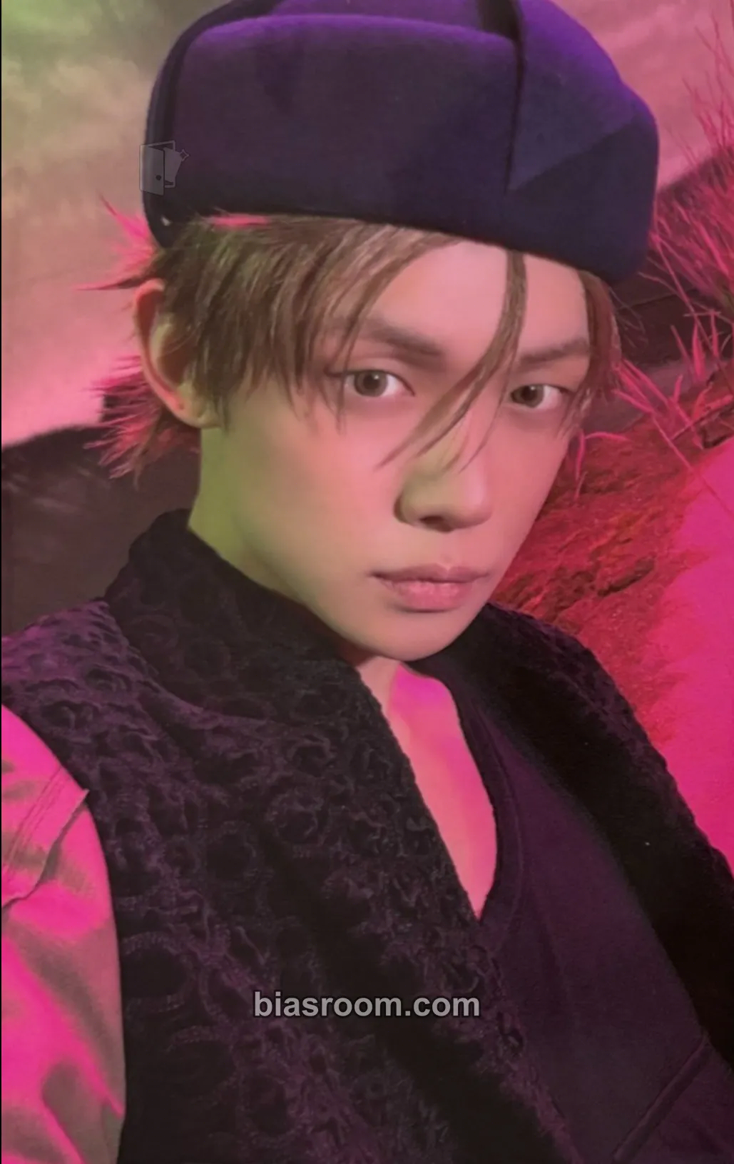 Yeonjun 7TH YEAR: A Moment of Stillness in the Thorns Photocard - TOMORROW X TOGETHER - TOMORROW X TOGETHER K-pop photocard