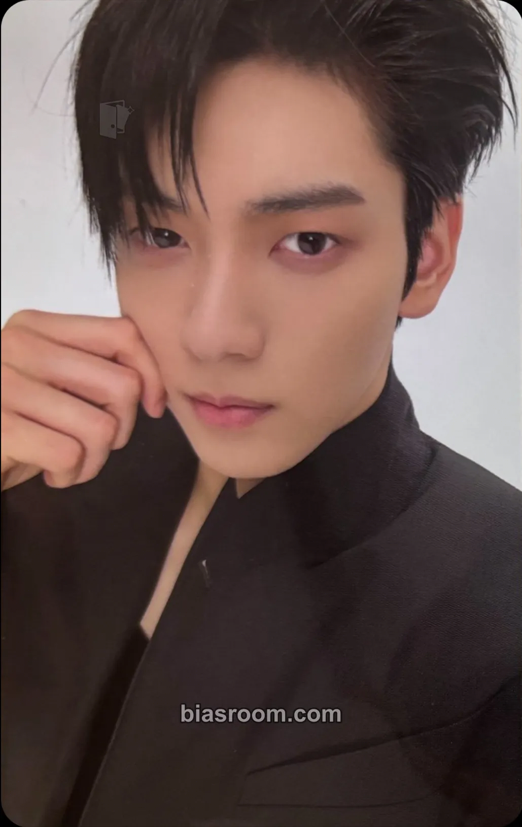 Soobin 7TH YEAR: A Moment of Stillness in the Thorns Photocard - TOMORROW X TOGETHER - TOMORROW X TOGETHER K-pop photocard
