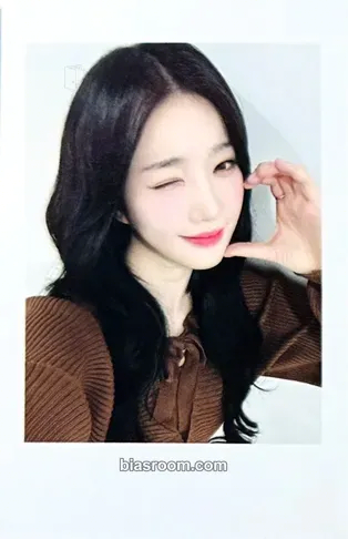 Yooyeon Performante Photocard - tripleS - tripleS K-pop photocard