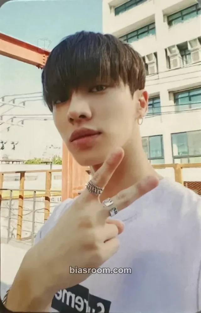 HIGHLIGHT  - Lee Gi-kwang - CELEBRATE Album album photocard B version