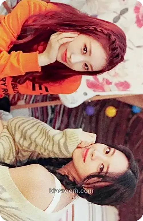 2022: Best Friends Forever Season's Greetings Photocard - ITZY - ITZY K-pop photocard