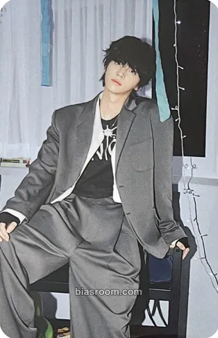 Shinyu Last Bell Photocard - TWS - TWS K-pop photocard