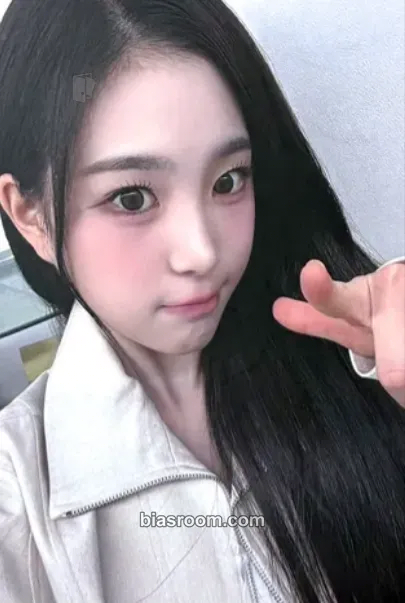 Jiyeon tripleS 1st Asia Tour: My Secret New Zone Photocard - tripleS - tripleS K-pop photocard