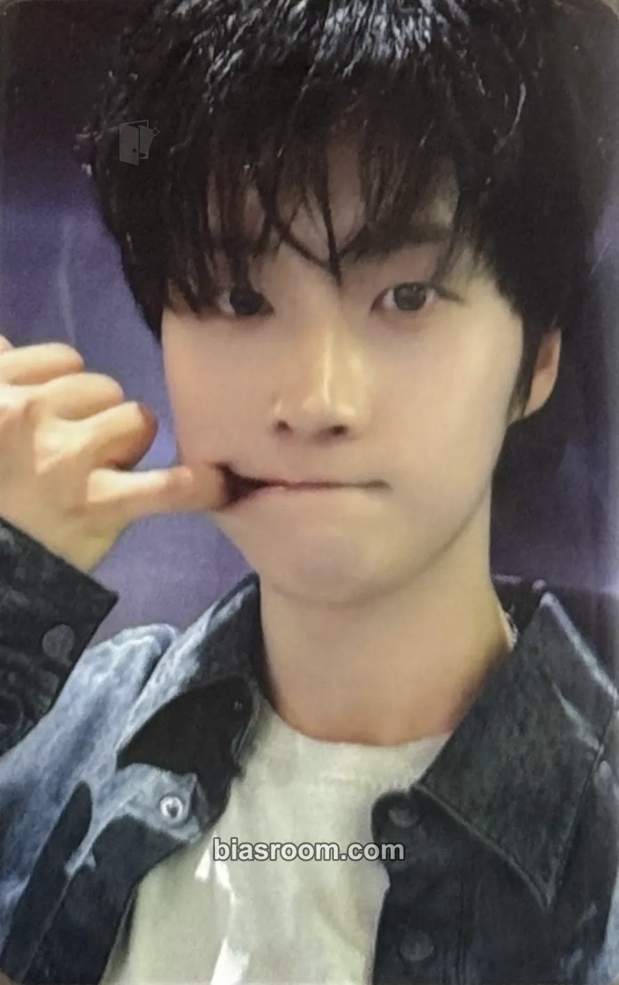 Uchan 01 Photocard - V01D - V01D K-pop photocard