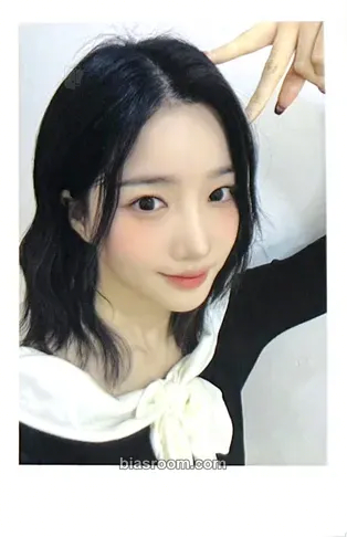 Yooyeon Performante Photocard - tripleS - tripleS K-pop photocard