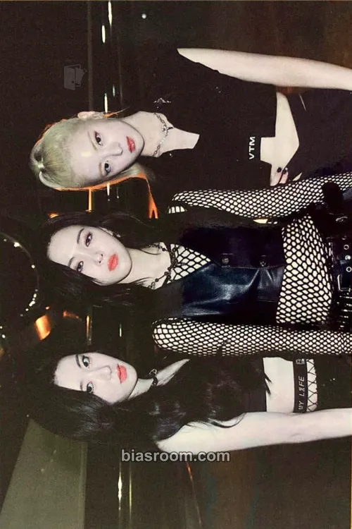 KILL MY DOUBT Photocard - ITZY - ITZY K-pop photocard