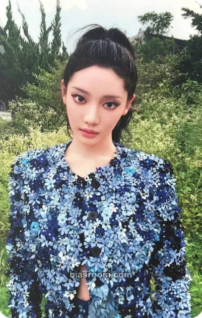 Ningning Ningning X Madame Figaro China Photocard - aespa - aespa K-pop photocard