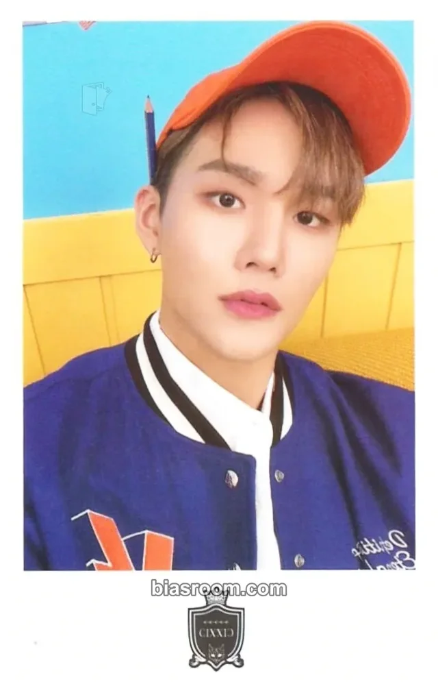 CIX - Seunghun - Seasons Greetings 2022 Other merch photocard season's greetings version 2