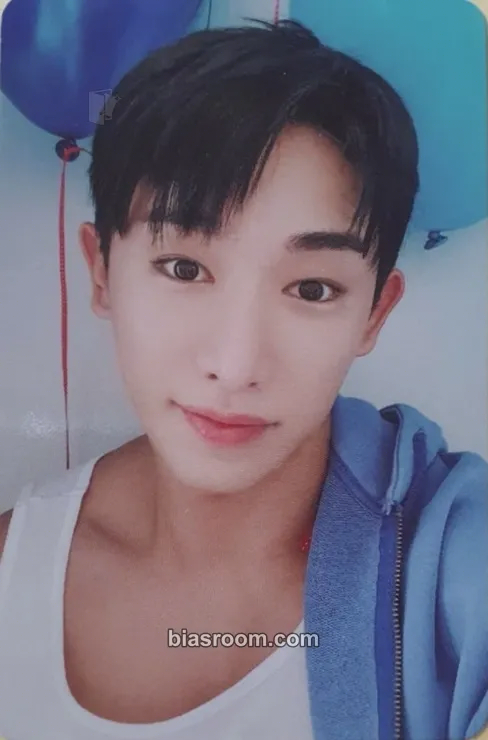 Wonho Blue Letter Photocard - Wonho K-pop photocard