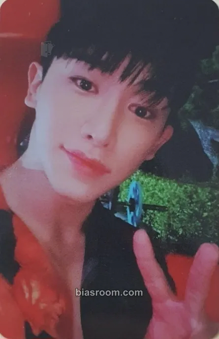 Wonho Blue Letter Photocard - Wonho K-pop photocard