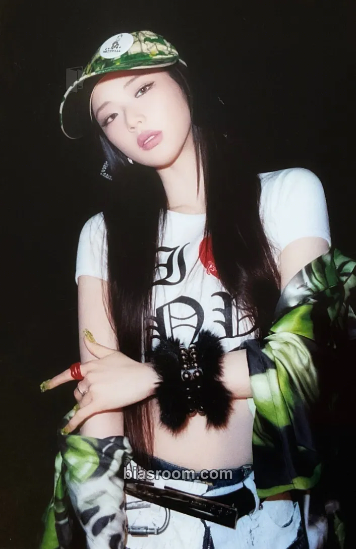Ruka WE GO UP Photocard - BABYMONSTER - BABYMONSTER K-pop photocard