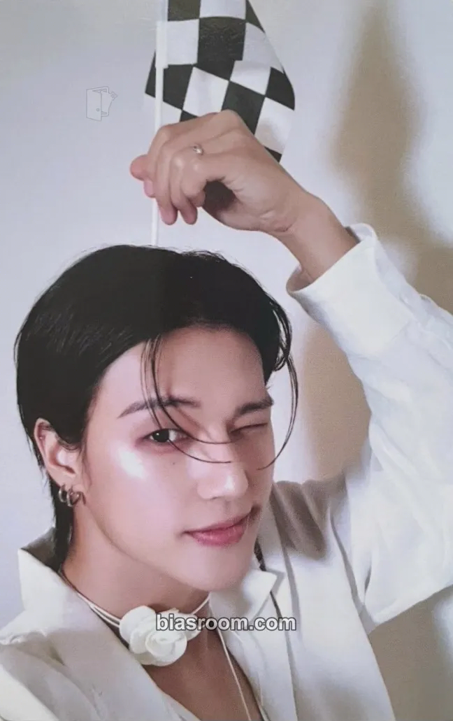 Wooyoung GOLDEN HOUR : Part.2 Photocard - ATEEZ - ATEEZ K-pop photocard