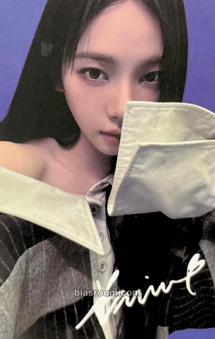 Karina Karina X CHIC China Photocard - aespa - aespa K-pop photocard