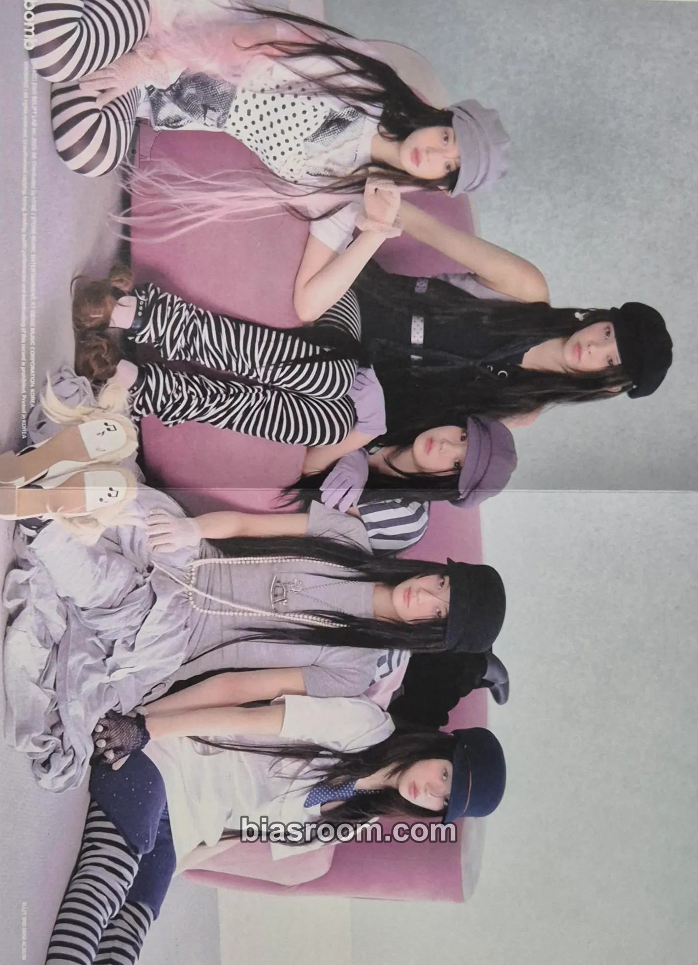 bomb Photocard - ILLIT - ILLIT K-pop photocard