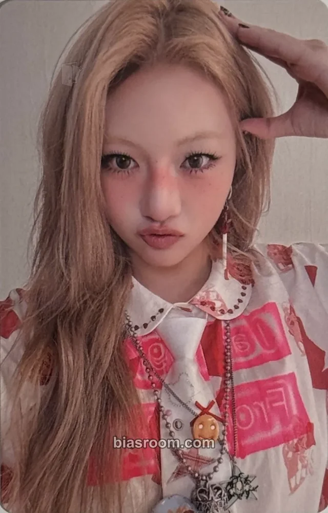UNCHILD - Haeun - 2026 DEBUT POP UP Event acrylic photocard holder