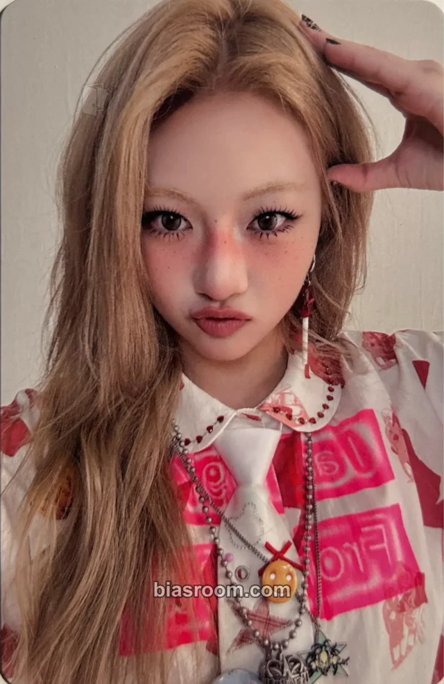 UNCHILD - Haeun - 2026 DEBUT POP UP Event acrylic photocard holder