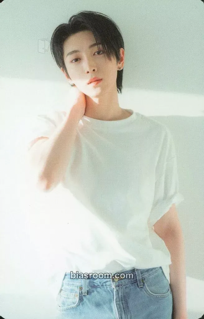 Jisung (ex. Love) Instinct Part. 1 Photocard - OnlyOneOf - OnlyOneOf K-pop photocard