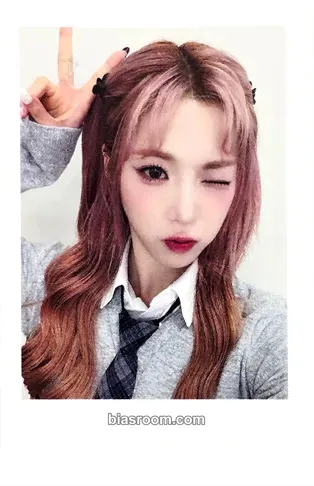 Nien Assemble25 Photocard - tripleS - tripleS K-pop photocard
