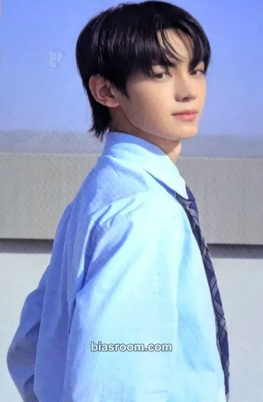 Hanjin Sparkling Blue Photocard - TWS - TWS K-pop photocard