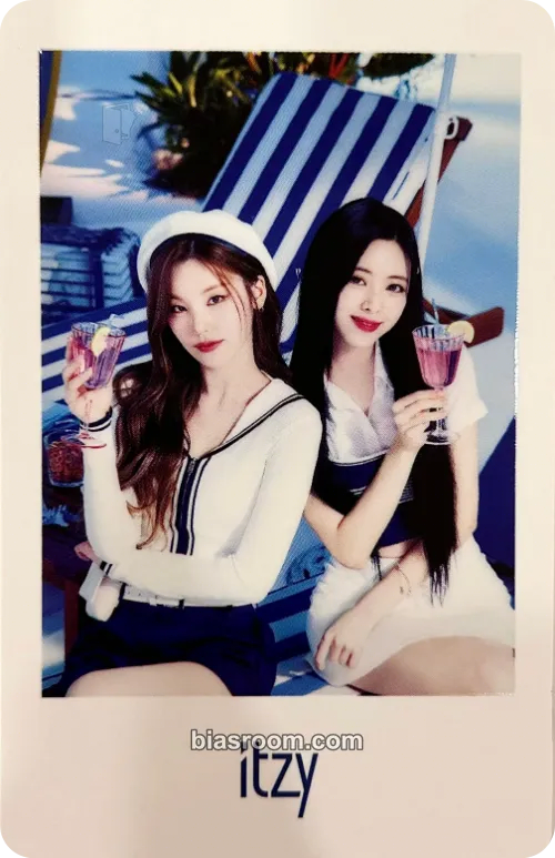 JYP JAPAN POPUP STORE 2023 Photocard - ITZY - ITZY K-pop photocard