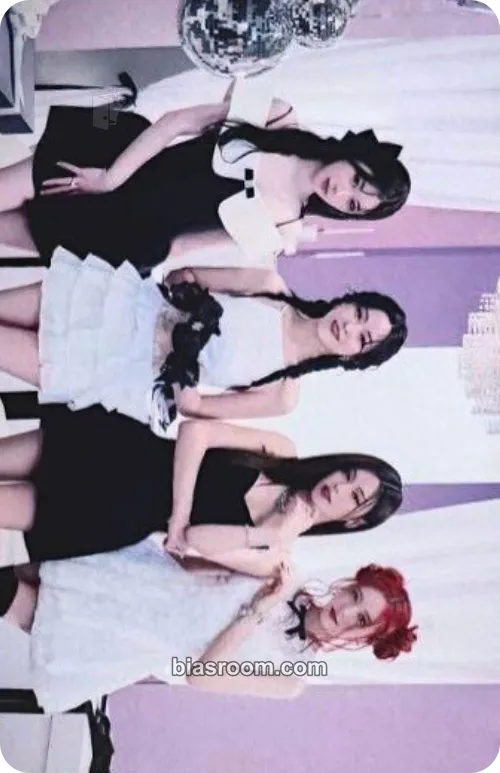 JYP JAPAN POPUP STORE 2024 Photocard - ITZY - ITZY K-pop photocard