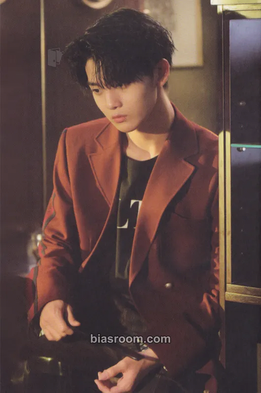 Jinyoung Therefore Photocard - Wanna One - Wanna One K-pop photocard