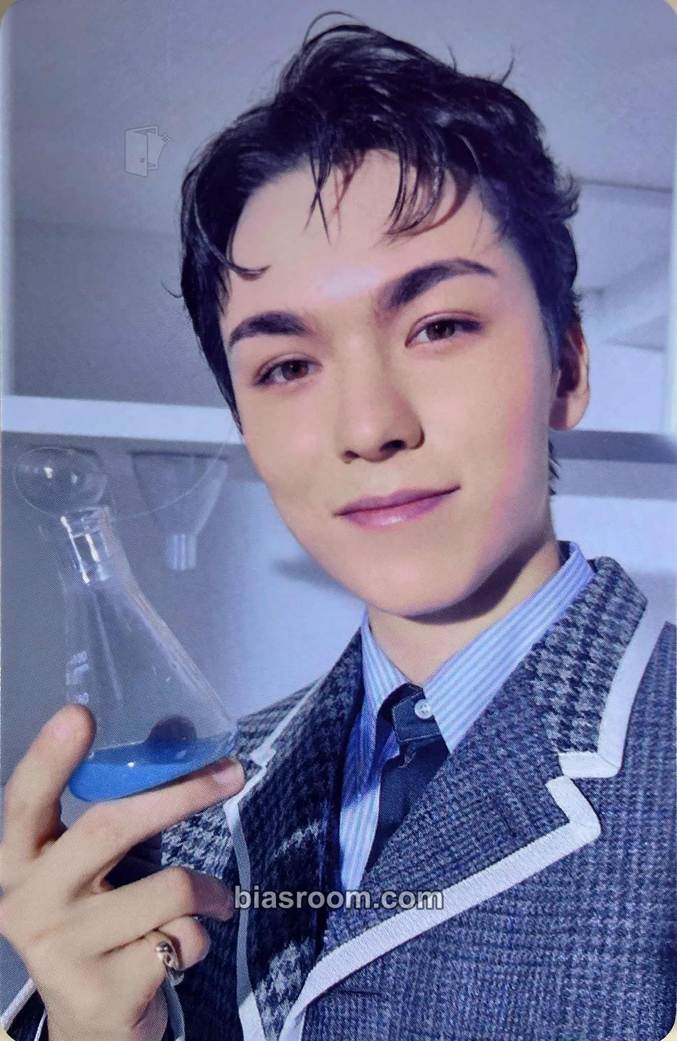 Vernon 17 IS RIGHT HERE Photocard - SEVENTEEN - SEVENTEEN K-pop photocard