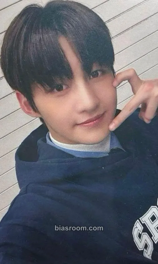 Jihoon Sparkling Blue Photocard - TWS - TWS K-pop photocard