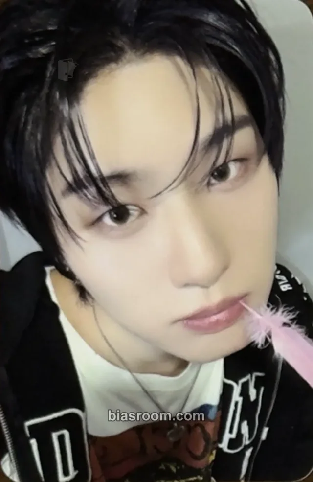 V01D - Jiseob - 01 Album everline video call (fancall) round 6