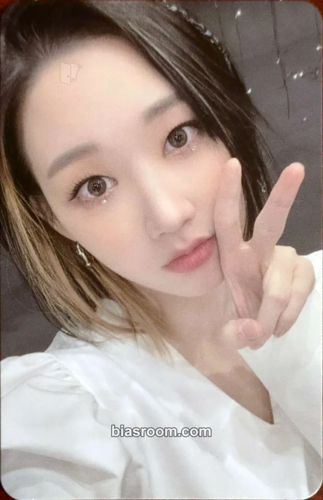Weeekly - Jiyoon - Play Game : Awake Album album photocard