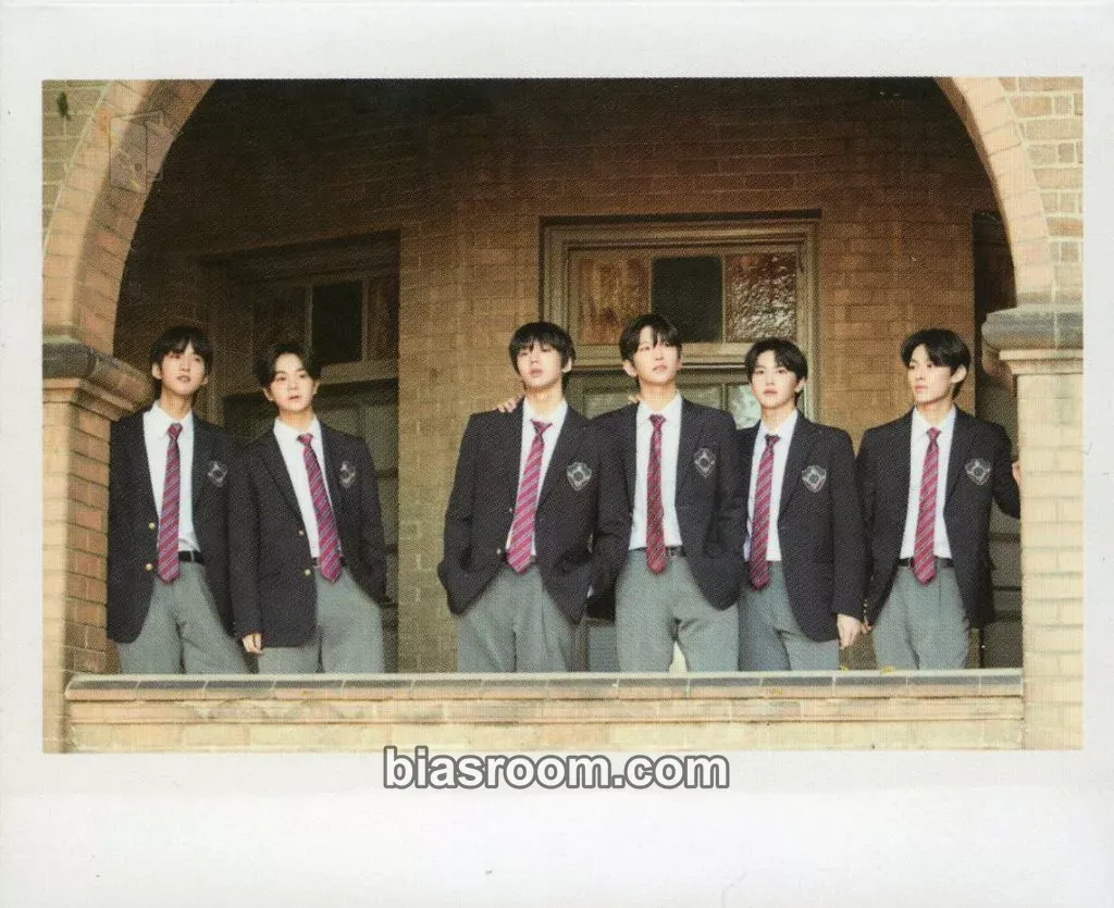 LOVE NEVER DIES Photocard - TNX - TNX K-pop photocard