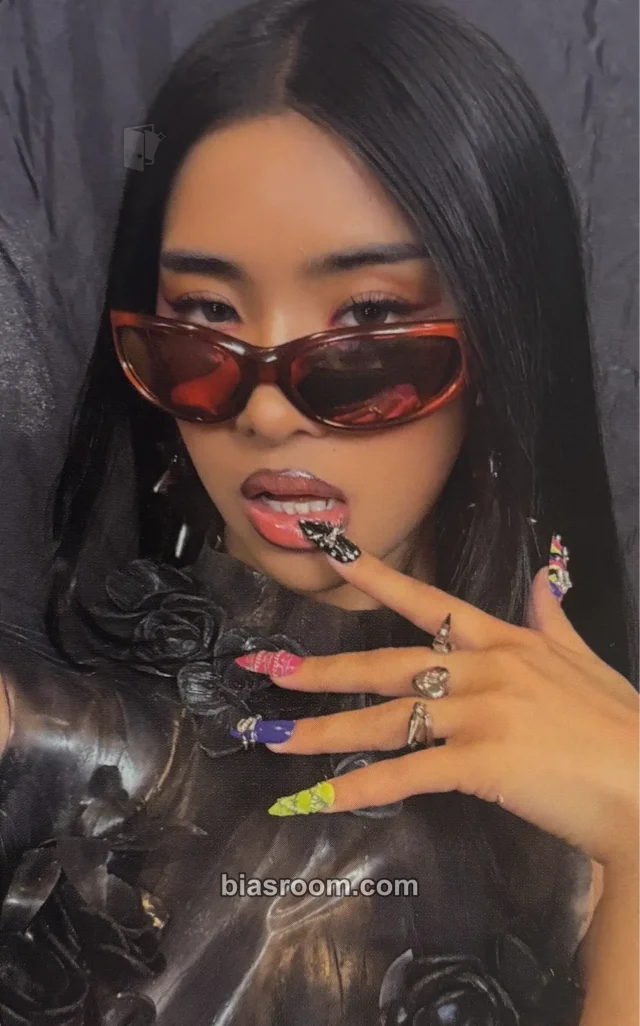 KATSEYE - Sophia - PINKY UP Album weverse global shop (wvg) fansign