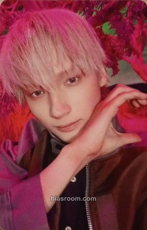Huening Kai 7TH YEAR: A Moment of Stillness in the Thorns Photocard - TOMORROW X TOGETHER - TOMORROW X TOGETHER K-pop photocard