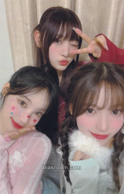 Glow Up Photocard - RESCENE - RESCENE K-pop photocard
