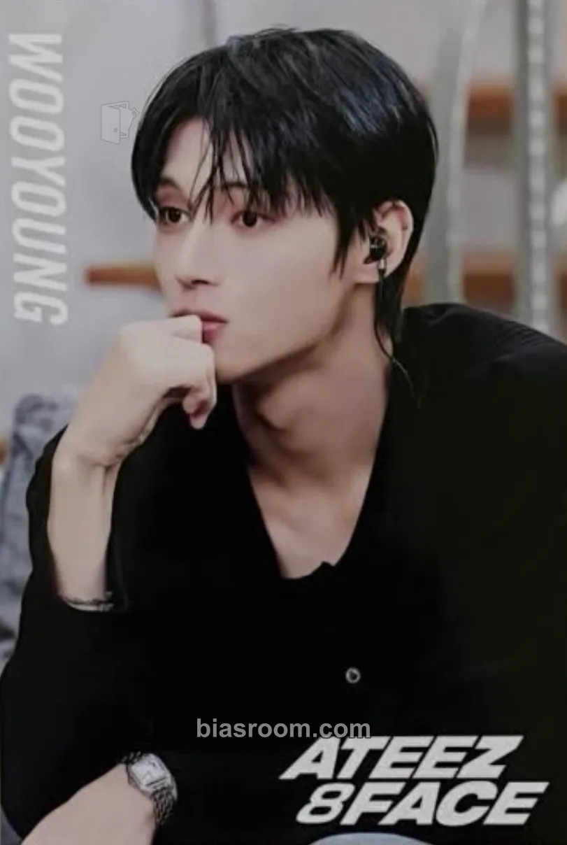 Wooyoung ATEEZ 8 FACE Season 2 Photocard - ATEEZ - ATEEZ K-pop photocard