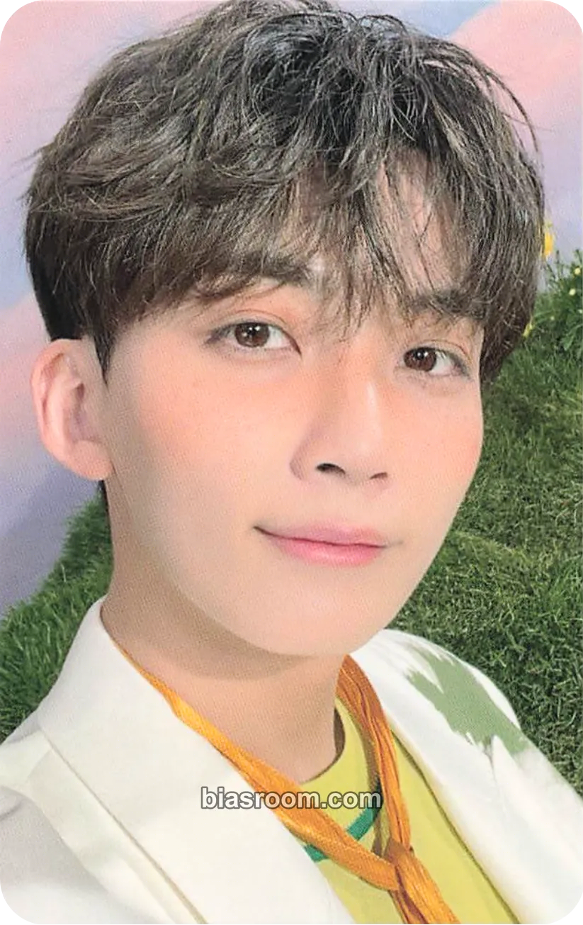Jeonghan SECTOR 17 Photocard - SEVENTEEN - SEVENTEEN K-pop photocard