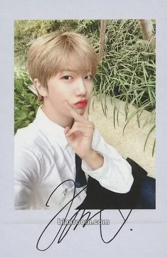 Wonjin 2021 SEASON GREETINGS <CAFE.CRAVITY> Photocard - CRAVITY - CRAVITY K-pop photocard