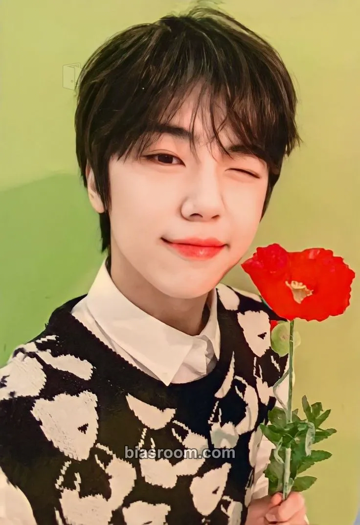 Seongmin 2021 SEASON GREETINGS <CAFE.CRAVITY> Photocard - CRAVITY - CRAVITY K-pop photocard