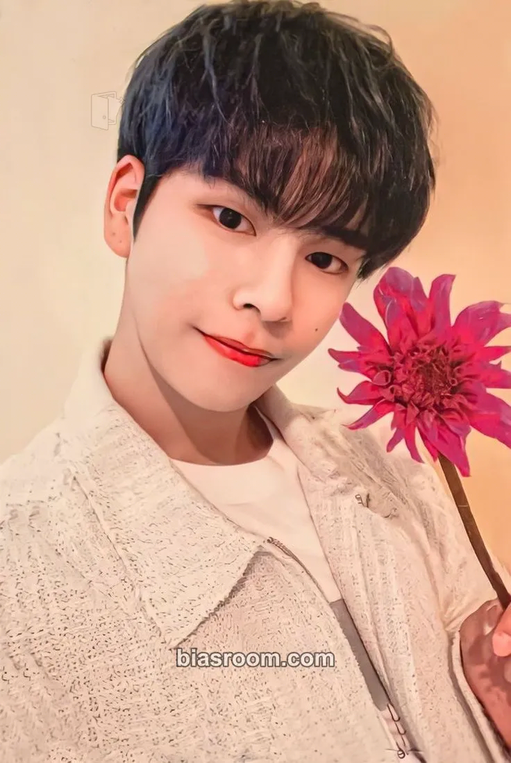 Serim 2021 SEASON GREETINGS <CAFE.CRAVITY> Photocard - CRAVITY - CRAVITY K-pop photocard