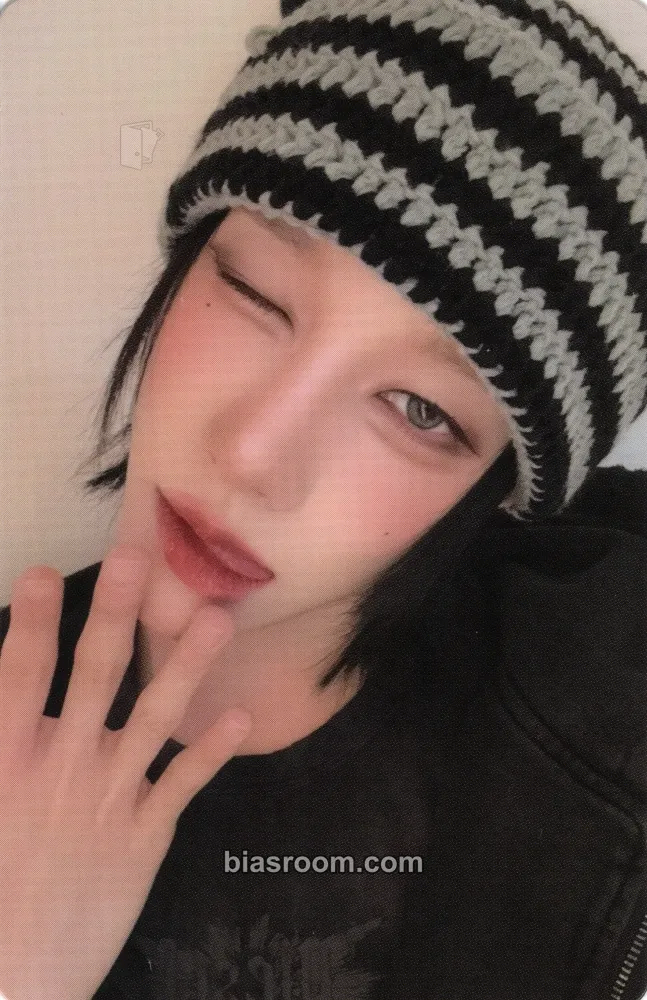 Rui UXLXVE Photocard - XLOV - XLOV K-pop photocard