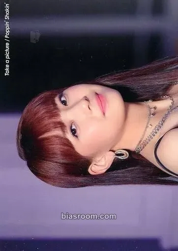 Mayuka “Take a Picture / Poppin' Shakin'” official goods Photocard - NiziU - NiziU K-pop photocard