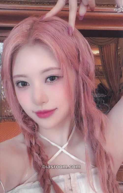 Liv Re:Scene Photocard - RESCENE - RESCENE K-pop photocard