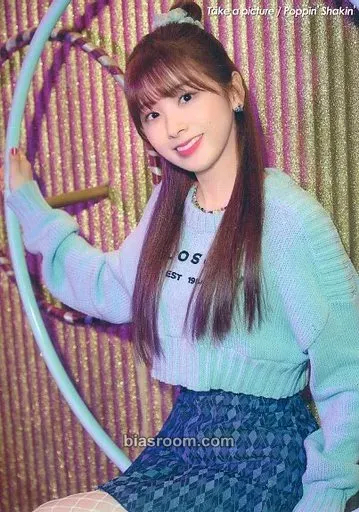 Miihi “Take a Picture / Poppin' Shakin'” official goods Photocard - NiziU - NiziU K-pop photocard